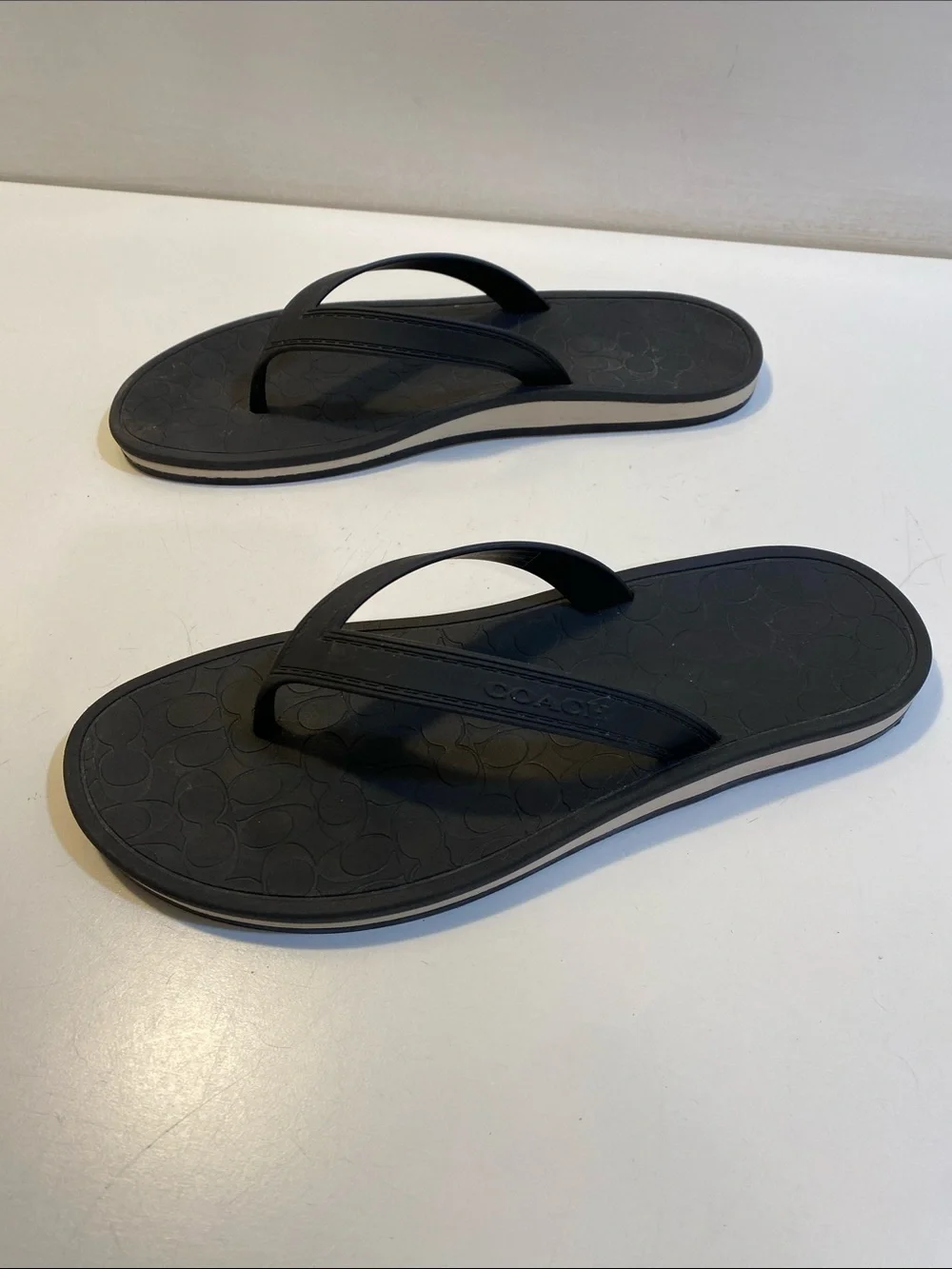 COACH Black Flip Flop Sandals  Casual Beach Thong Sz 8